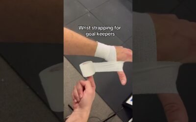 How to strap a wrist for goalkeepers #physio #theclubphysio #football #soccer #goalkeeper #strapping